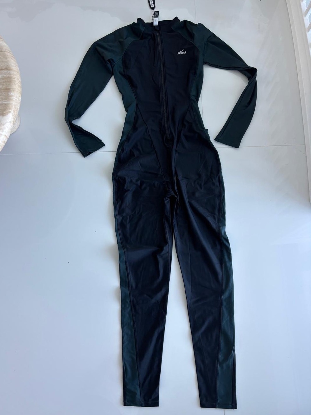 Nike SKIMS Black Long-Sleeve Kids One-Piece Zip Front Performance Suit NWT